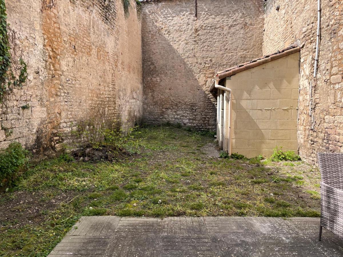 Appartement Renove - Wifi - Jardin - Centre De Niort Bagian luar foto